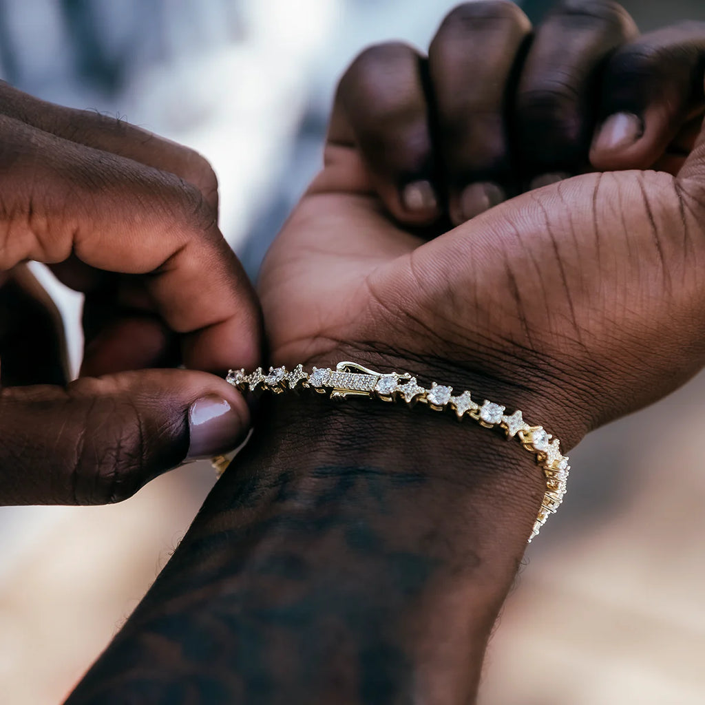 Round Stone Star Tennis Bracelet in White Gold